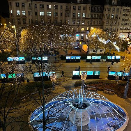 Central Palace Apartman Debrecen Bagian luar foto